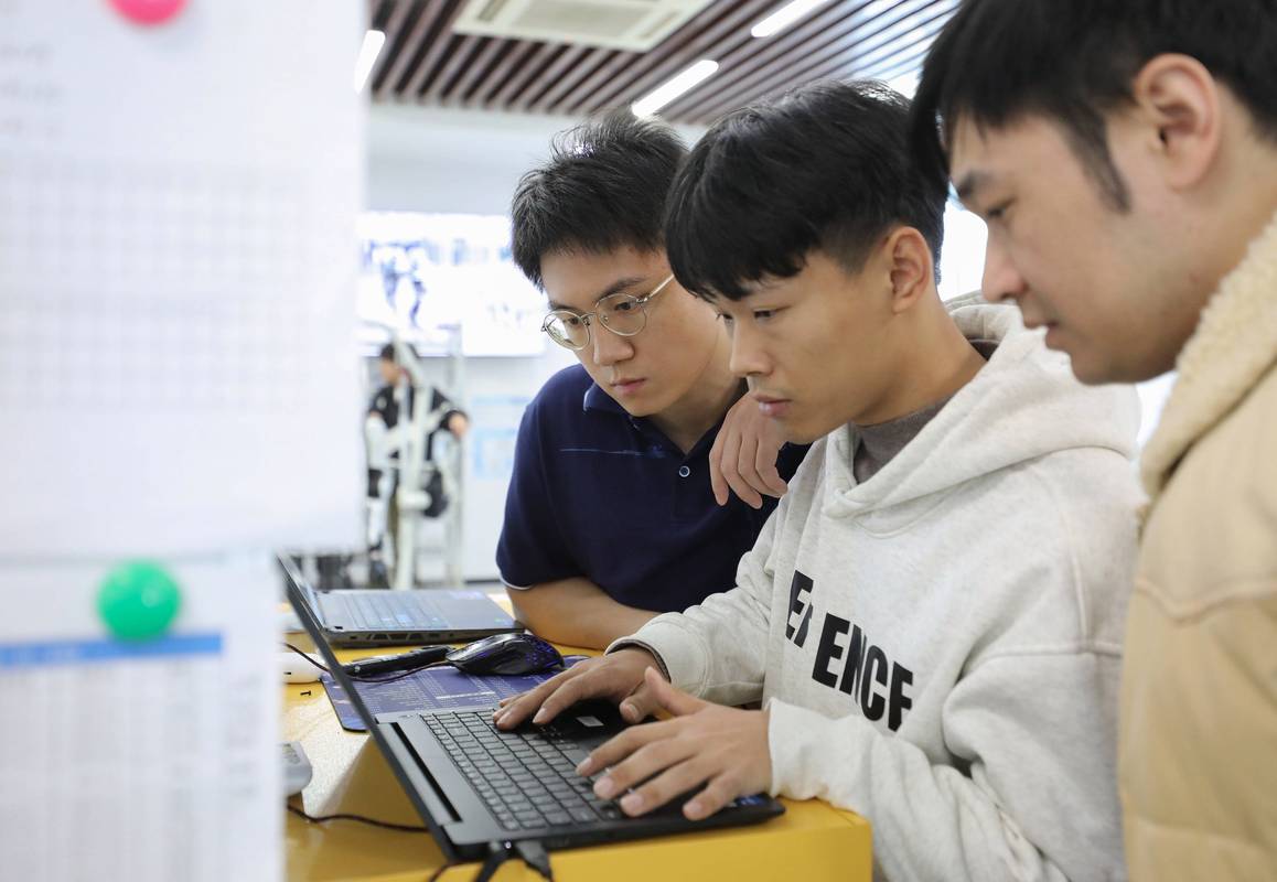 机器人应用开发工程师:人形机器人的人类"老师"
