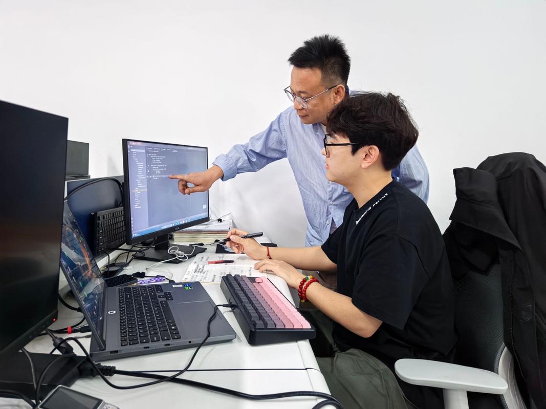 软件工程系陈新:丹心育桃李 匠心铸师魂